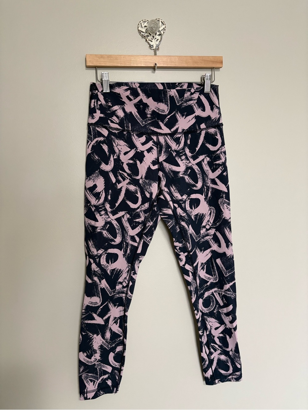 Lululemon leggings Graffitti Pop Antoinette/True Navy